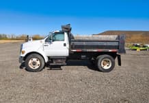 2004 Ford F-750 SD