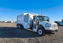 2013 Freightliner BUSINESS CLASS M2 106