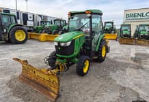2015 John Deere 3033R