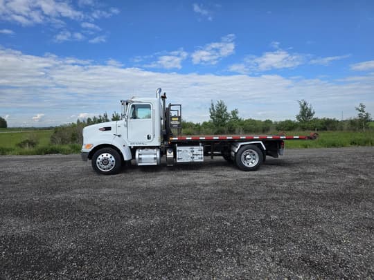 2021 Peterbilt 337