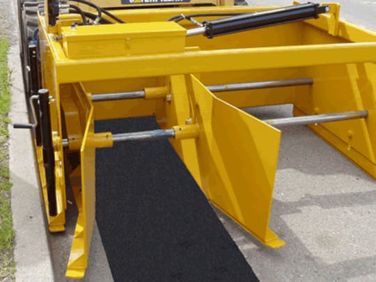 2019 R & D Hydraulics Trench Spreader