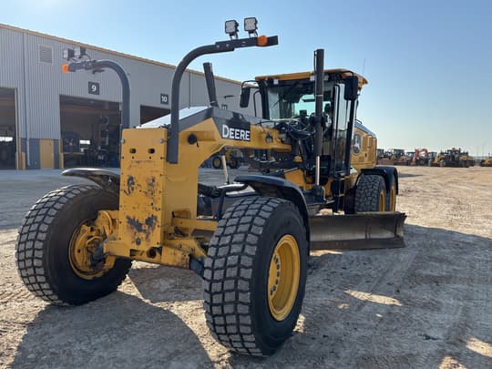 2021 John Deere 772G