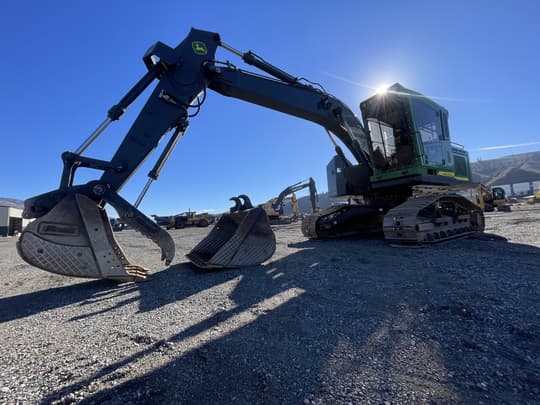 2022 John Deere 2154G