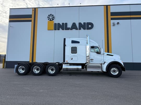 2027 Kenworth T880