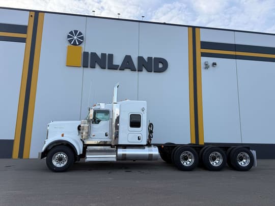 2027 Kenworth W900