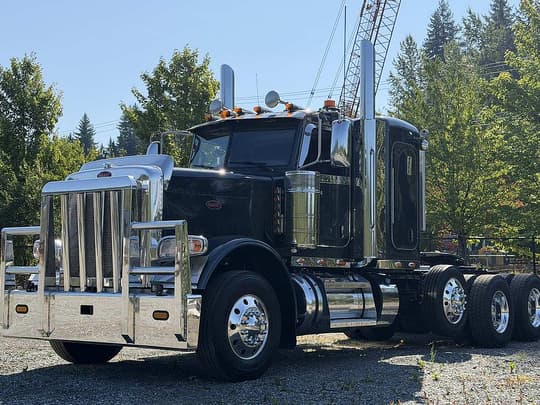 2022 Peterbilt 389