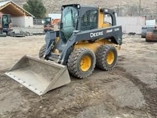 2015 John Deere 328E