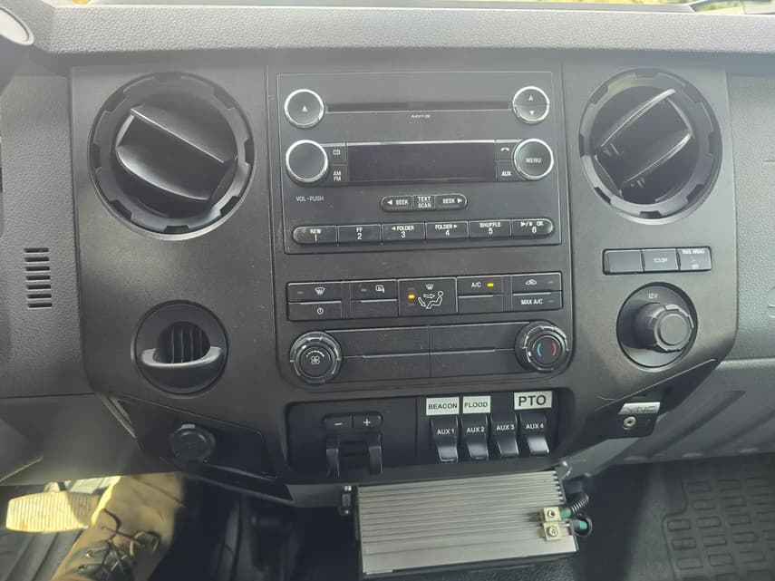 2015 Ford F550 - 16