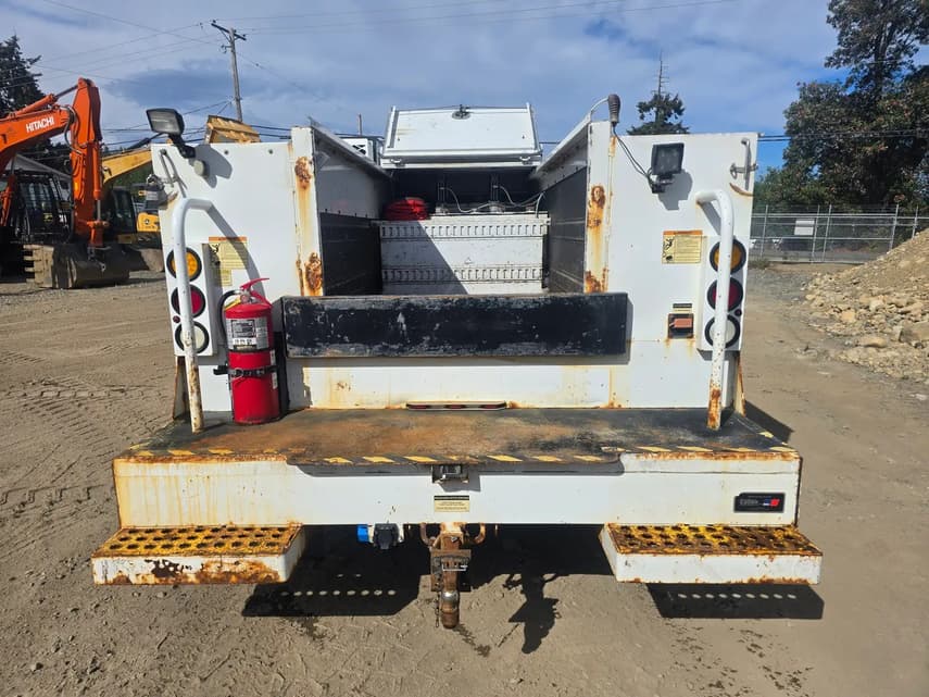 2015 Ford F550 - 13