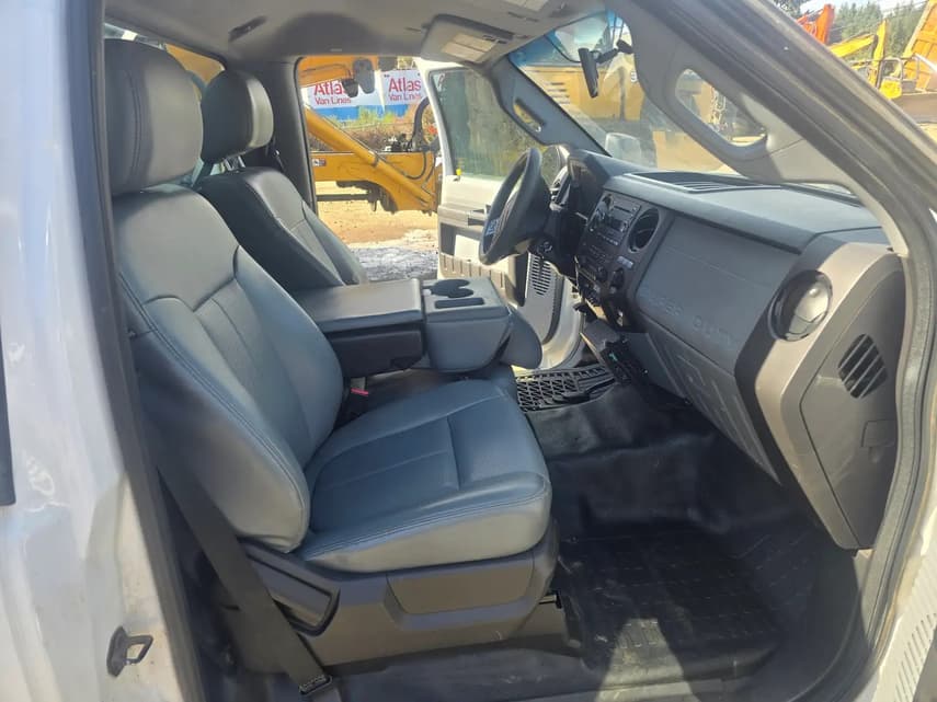 2015 Ford F550 - 6