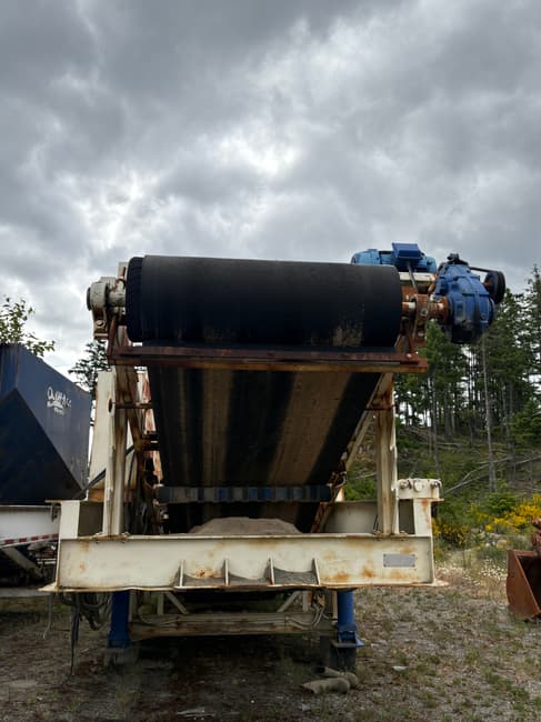 2005 Pioneer 2436 - 11