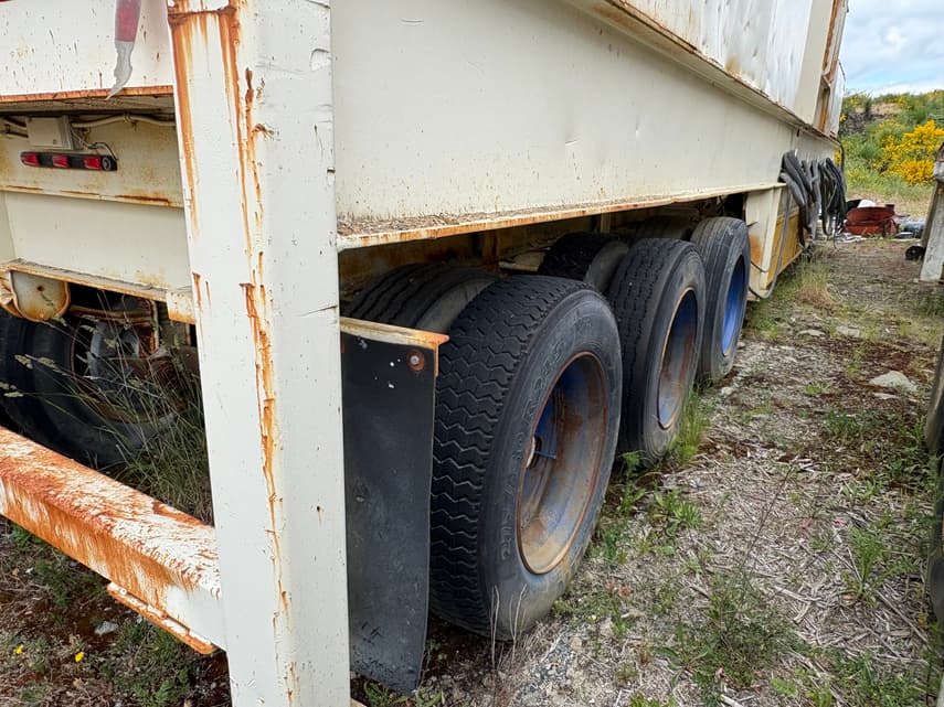 2005 Pioneer 2436 - 9