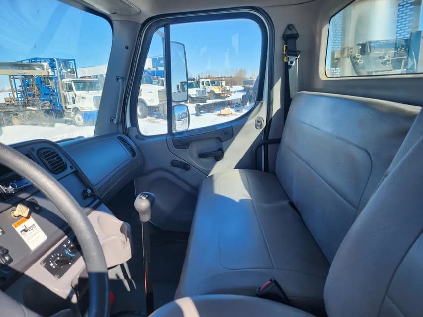 2008 Freightliner BUSINESS CLASS M2 106 - 26