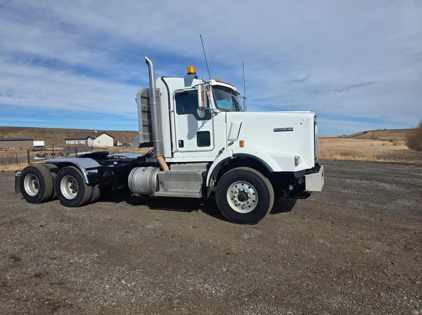 2016 Kenworth T800 - 1