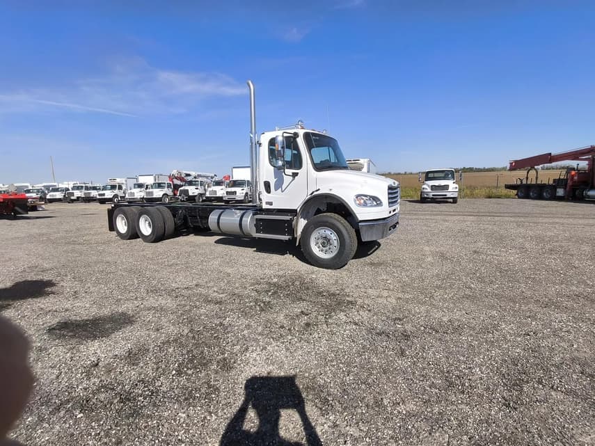 2025 Freightliner BUSINESS CLASS M2 106 - 28
