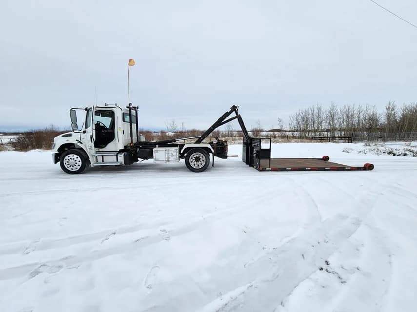 2017 Freightliner M2106 - 19
