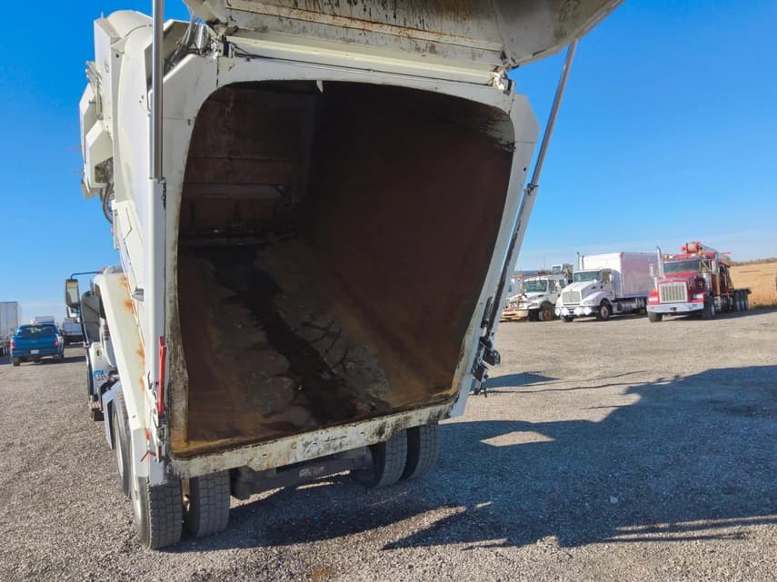 2018 International WORKSTAR 7400 - 37
