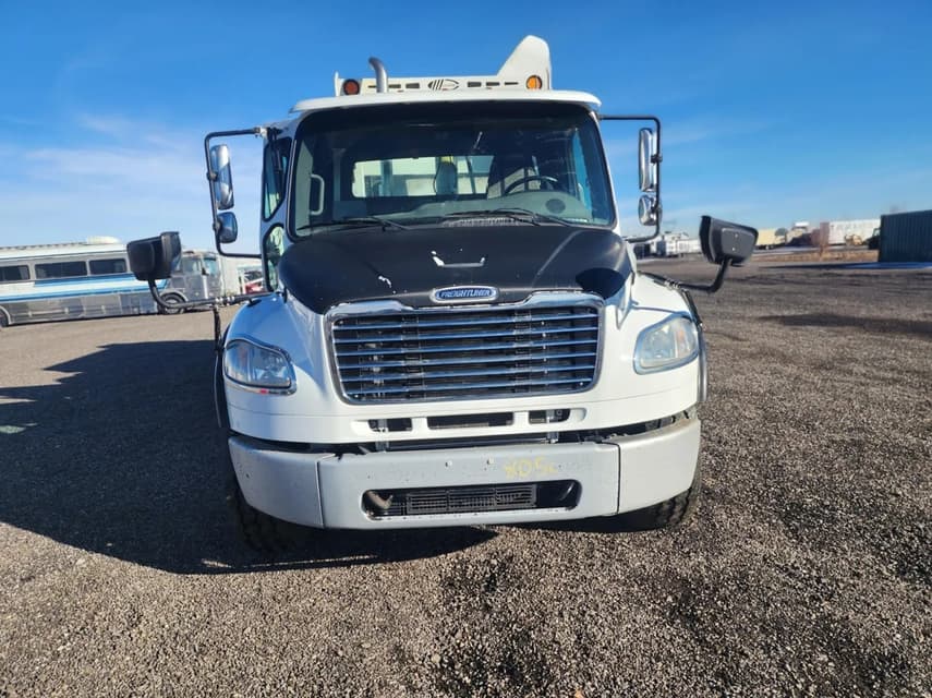 2016 Freightliner M2 106 - 24