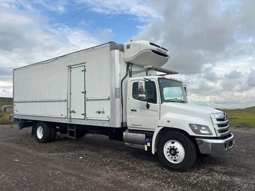 2020 Hino 338 - 10