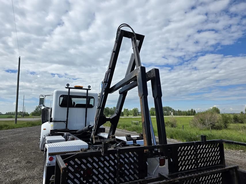 2021 Peterbilt 337 - 22