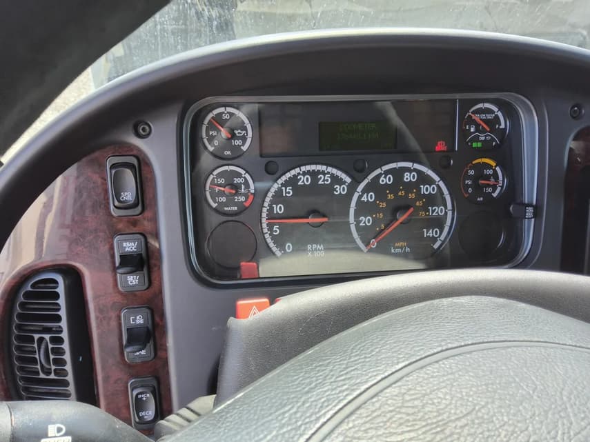 2018 Freightliner BUSINESS CLASS M2 106 - 25