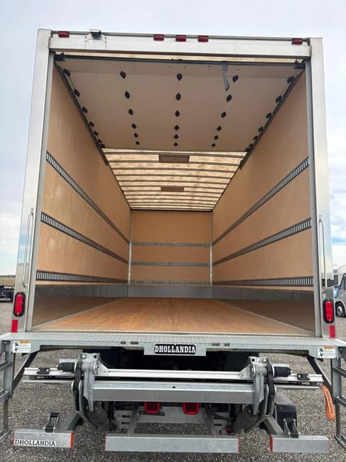2025 Freightliner BUSINESS CLASS M2 106 - 14