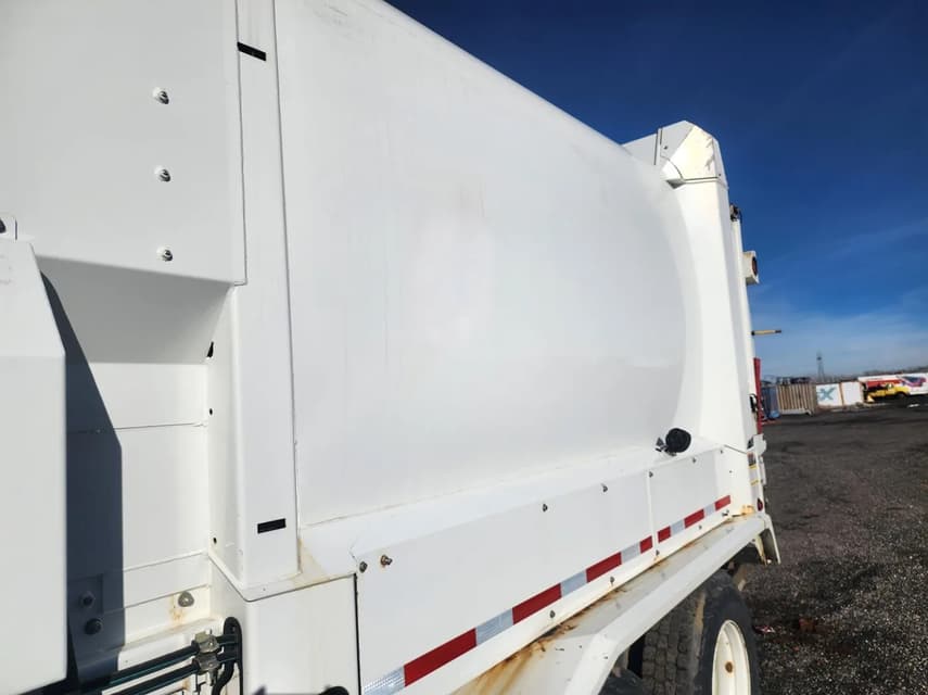 2016 Freightliner M2 106 - 26
