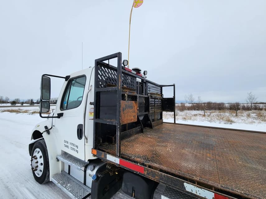 2017 Freightliner M2106 - 14