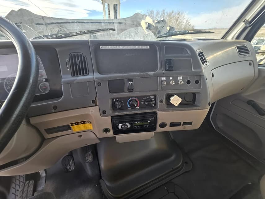 2009 Sterling L9500 - 33