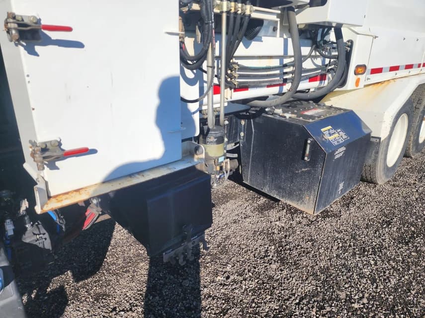 2016 Freightliner M2 106 - 13