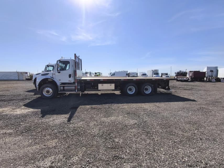 2025 Freightliner BUSINESS CLASS M2 106 - 29