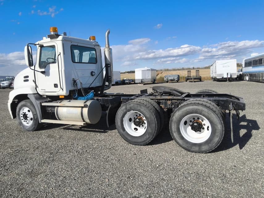 2007 Mack VISION CX613 - 2