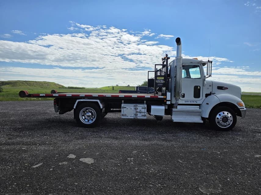 2021 Peterbilt 337 - 36