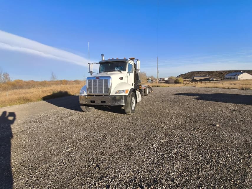 2021 Peterbilt 348 - 26