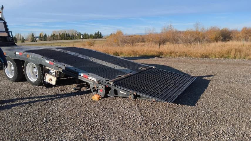 2021 Peterbilt 348 - 10