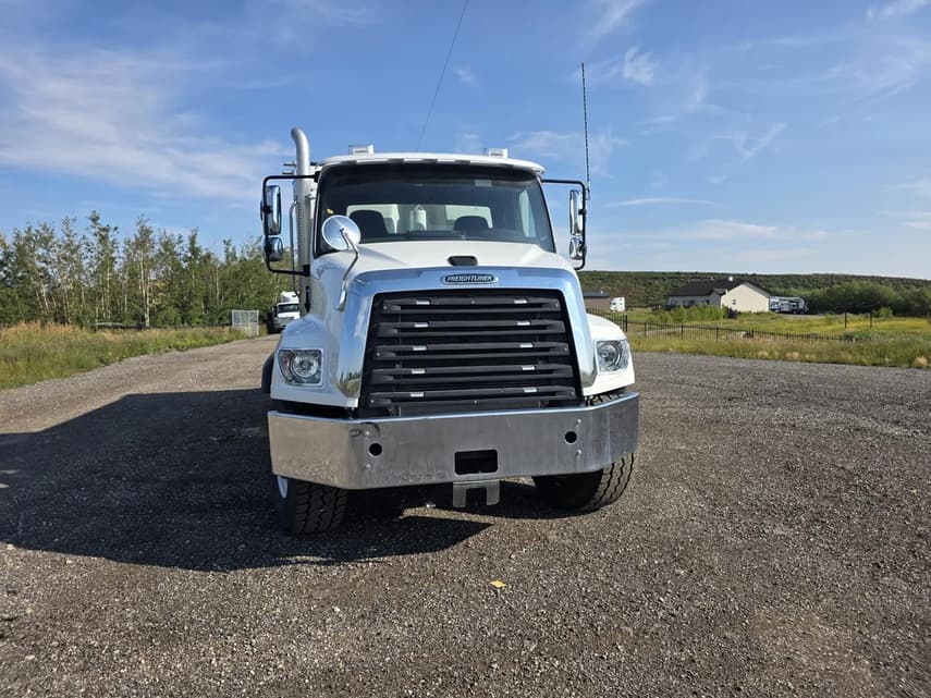 2025 Freightliner BUSINESS CLASS M2 106 - 8