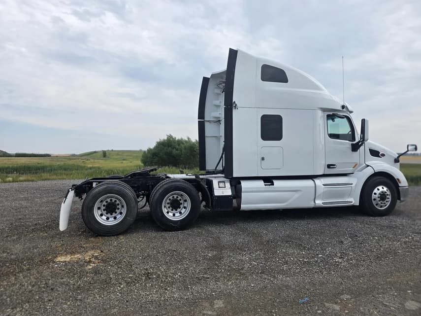 2020 Peterbilt 579 - 24