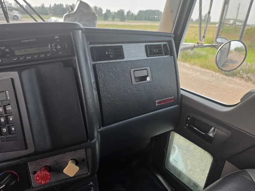 2008 Kenworth T370 - 27