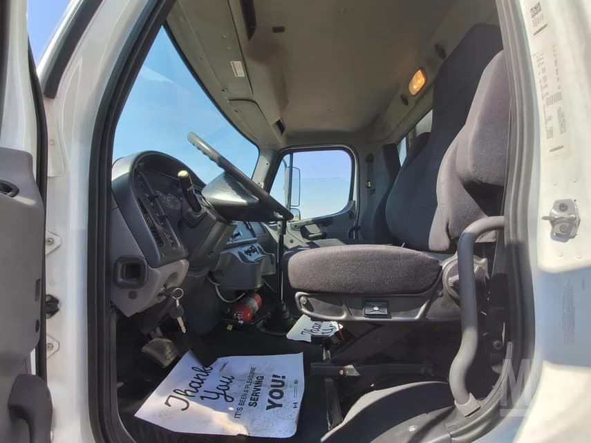 2019 Freightliner BUSINESS CLASS M2 106 - 17