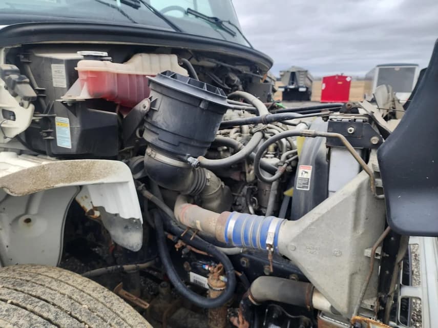 2007 Freightliner M2106 - 7