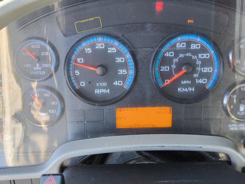 2018 International WORKSTAR 7400 - 29