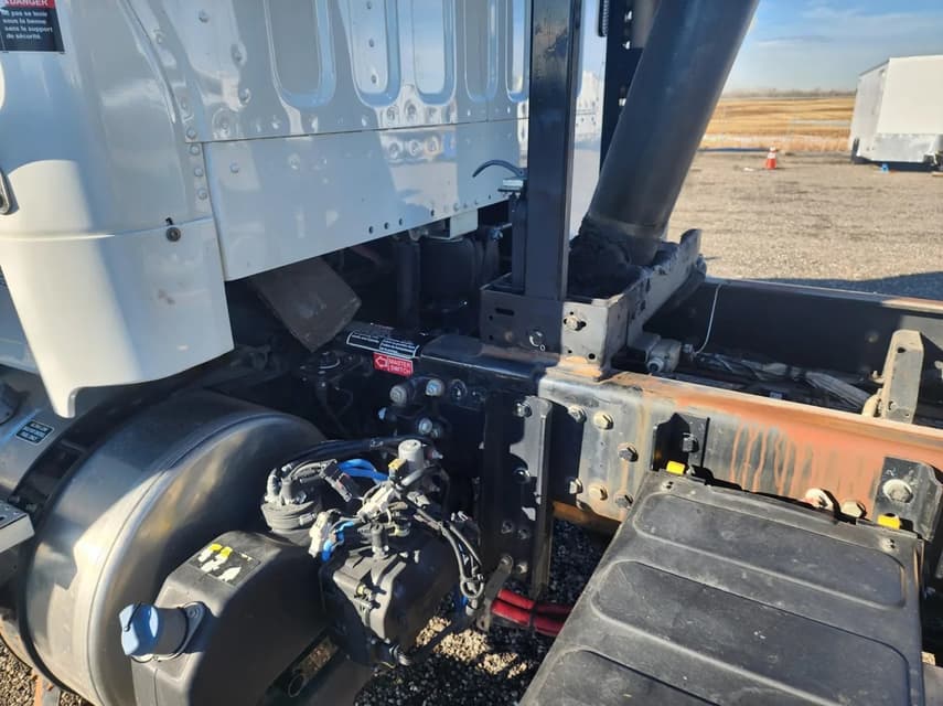 2016 Freightliner M2 106 - 14