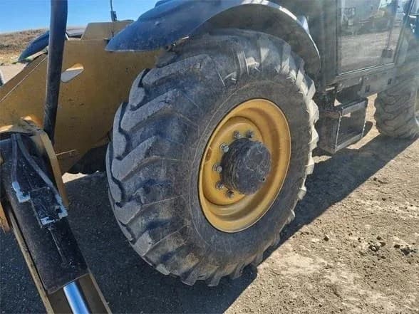 2013 Caterpillar TH514C - 12