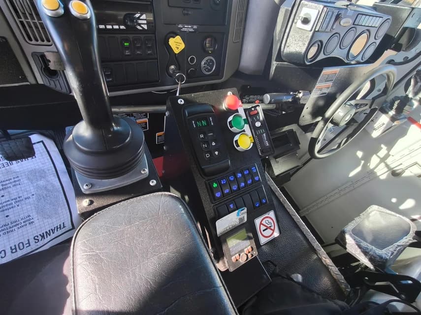 2018 International WORKSTAR 7400 - 36