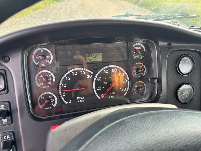 2013 Freightliner BUSINESS CLASS M2 106 - 20