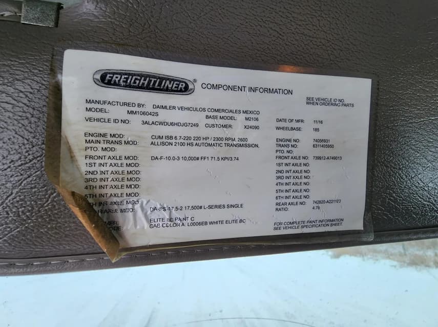 2017 Freightliner M2106 - 24