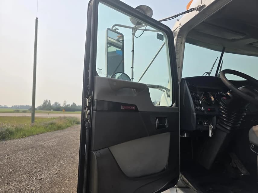 2008 Kenworth T370 - 24