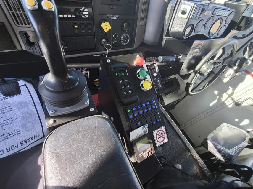 2018 International WORKSTAR 7400 - 25