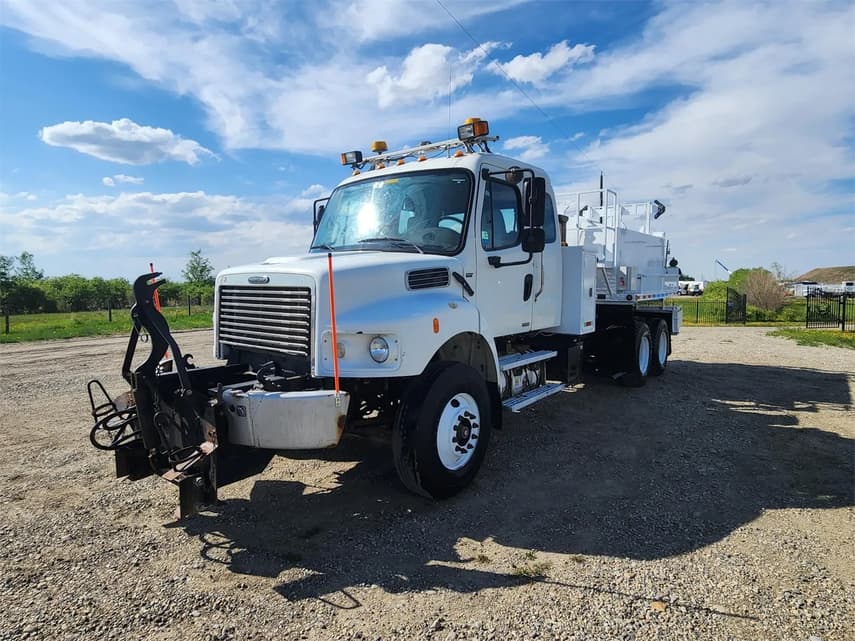 2006 Freightliner BUSINESS CLASS M2 106 - 10