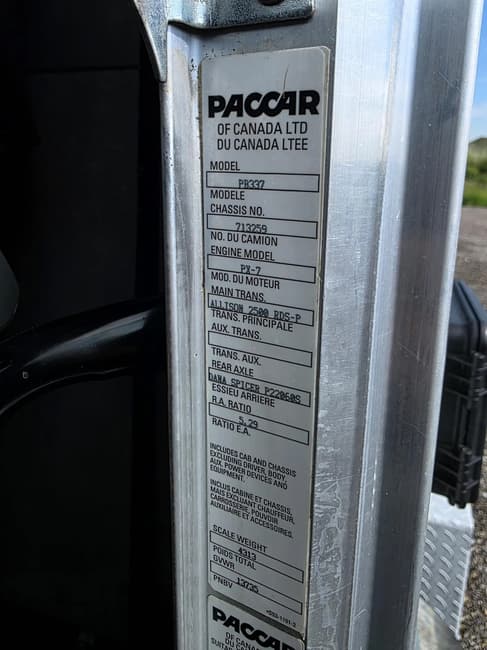 2021 Peterbilt 337 - 29